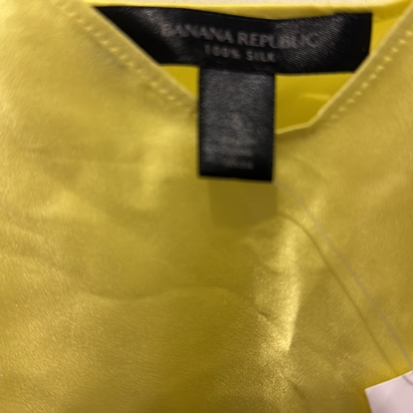 NWT Banana Republic silk cami, adjustable straps, bright yellow, size -S - Picture 2 of 4